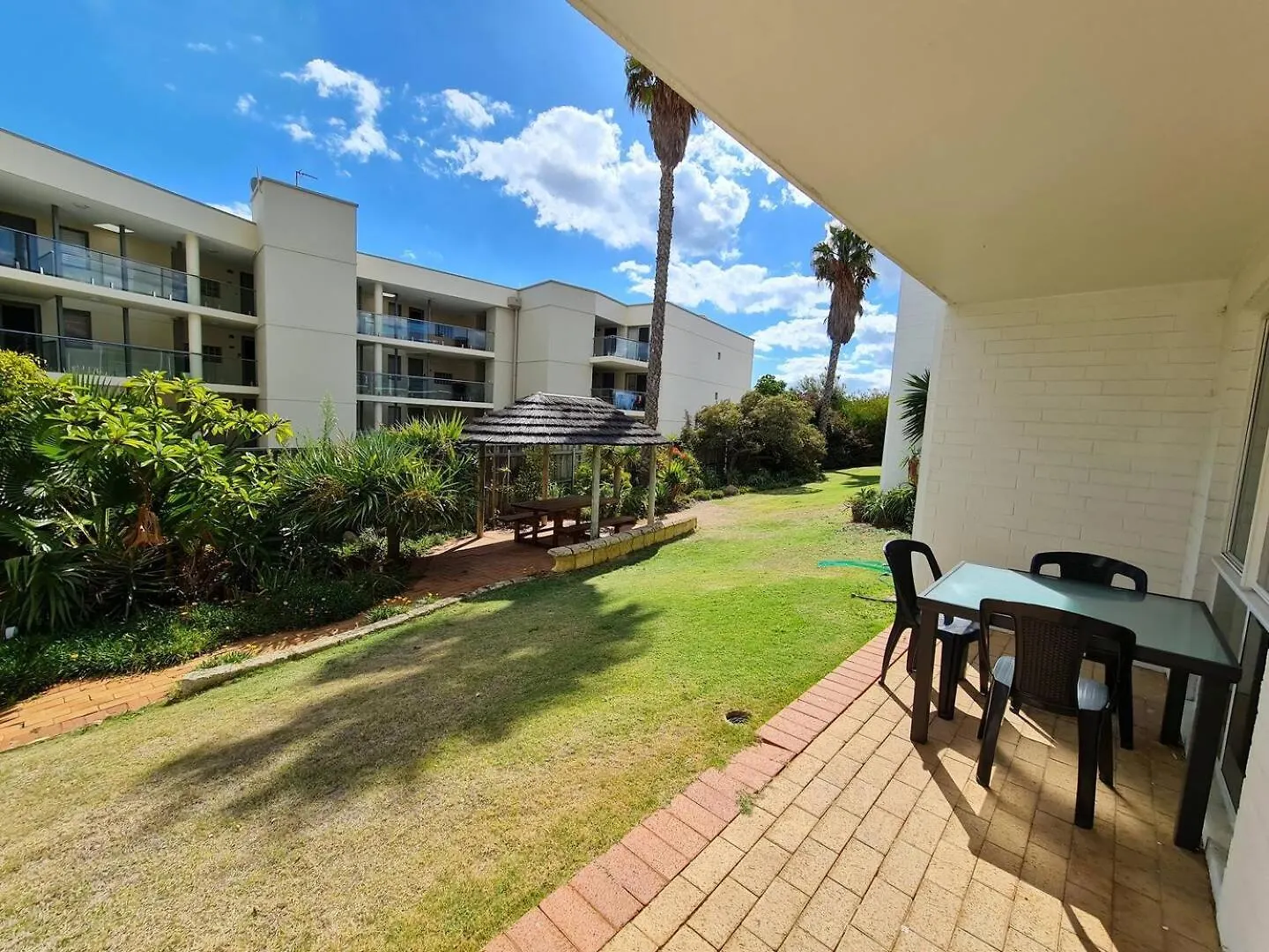 West Beach Lagoon 206 - Sleeps Three! Value!!! Perth Apartment